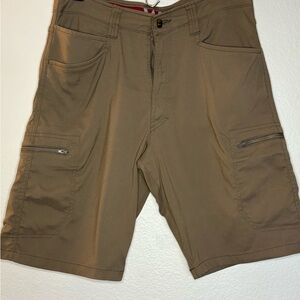 Wrangler Tan Cargo Shorts with Belt Loops and Sturdy Material